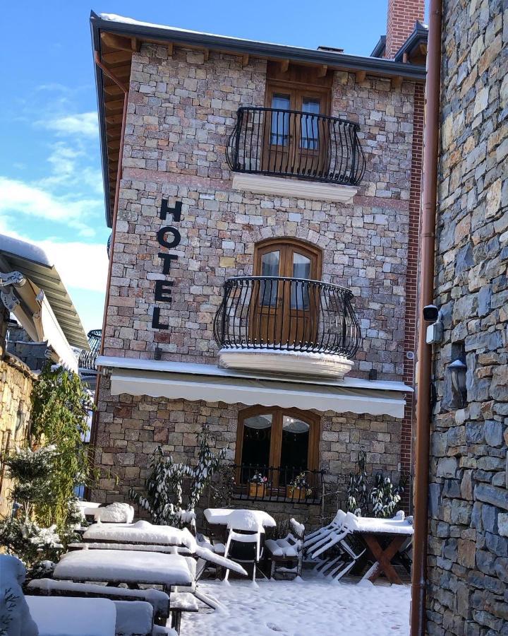 Hotel Ambassador Voskopojë Esterno foto