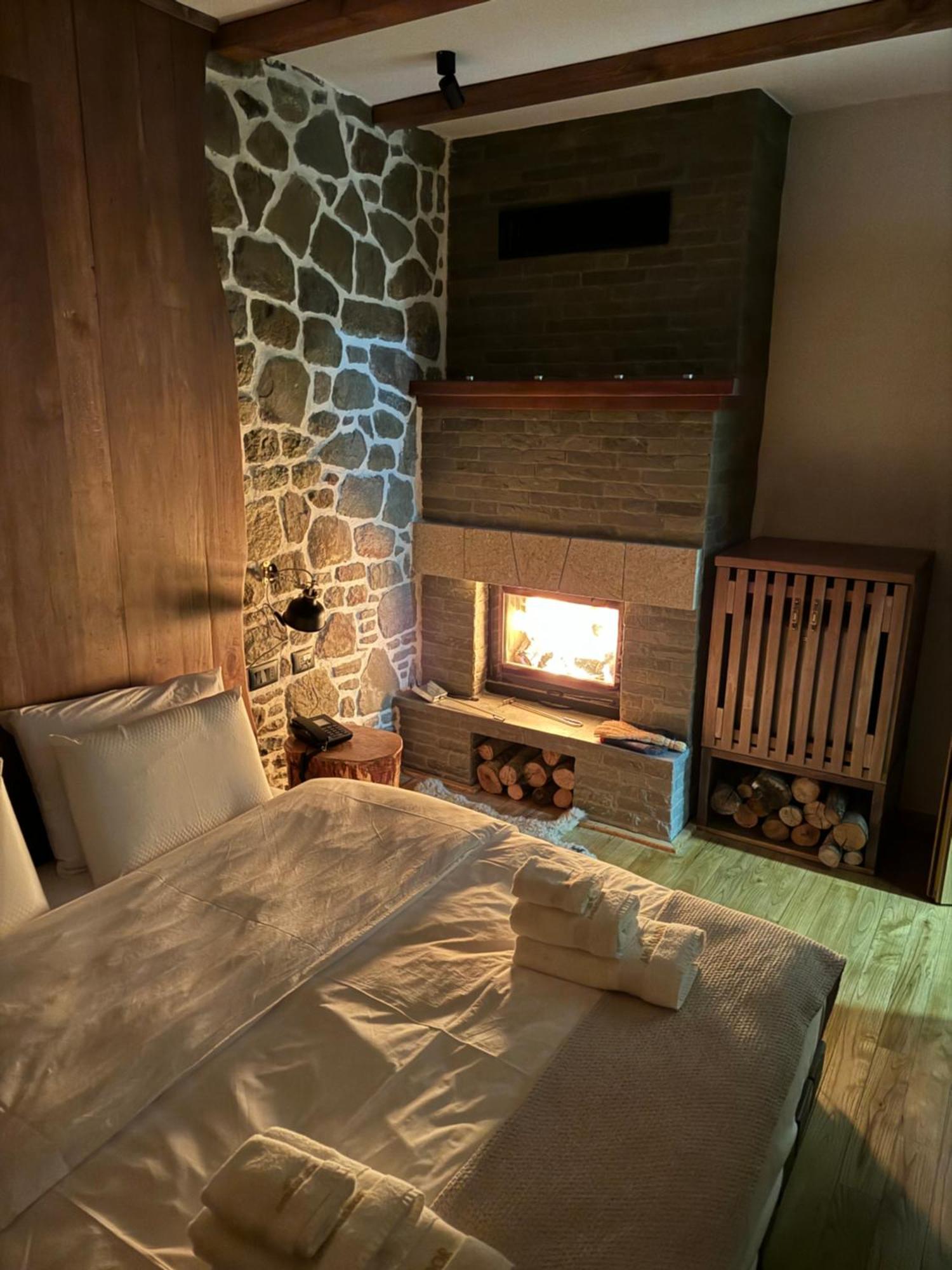 Hotel Ambassador Voskopojë Esterno foto
