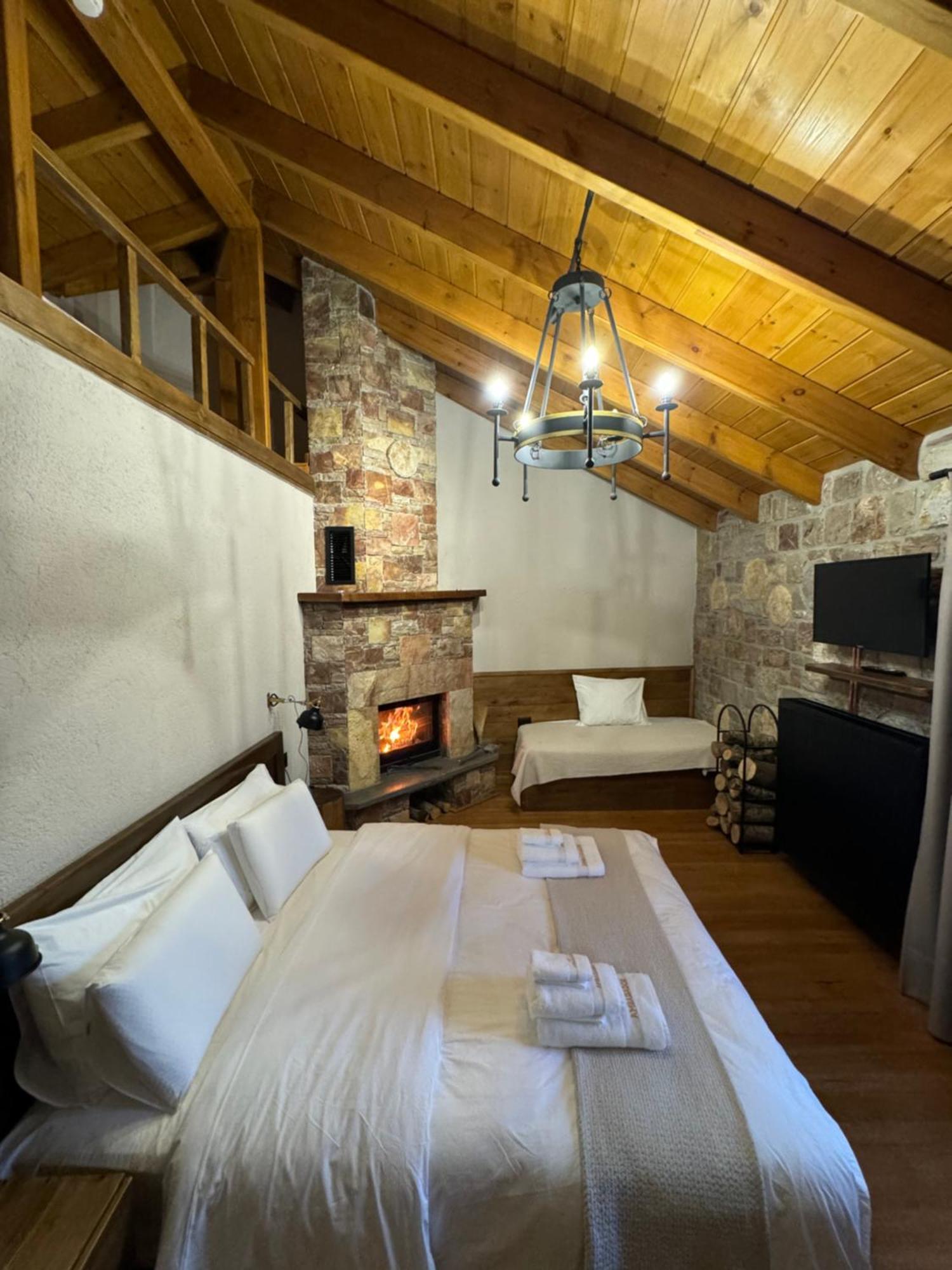 Hotel Ambassador Voskopojë Esterno foto