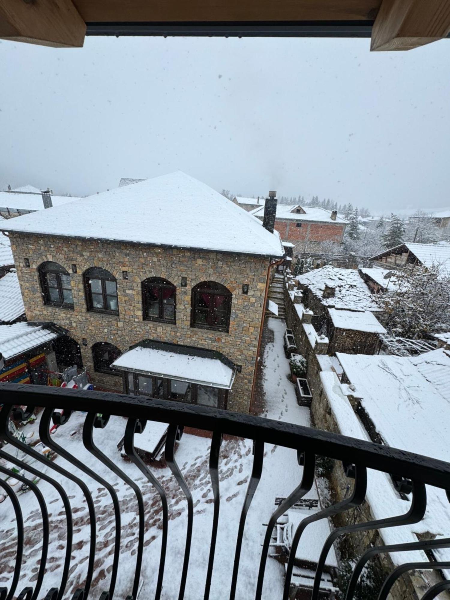 Hotel Ambassador Voskopojë Esterno foto