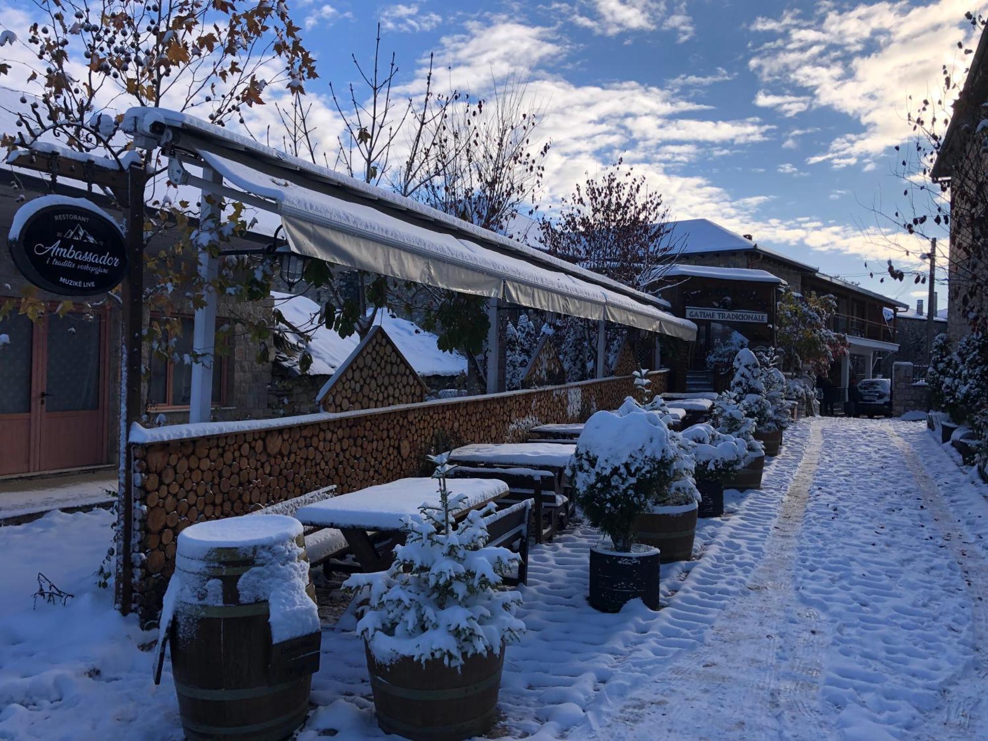 Hotel Ambassador Voskopojë Esterno foto