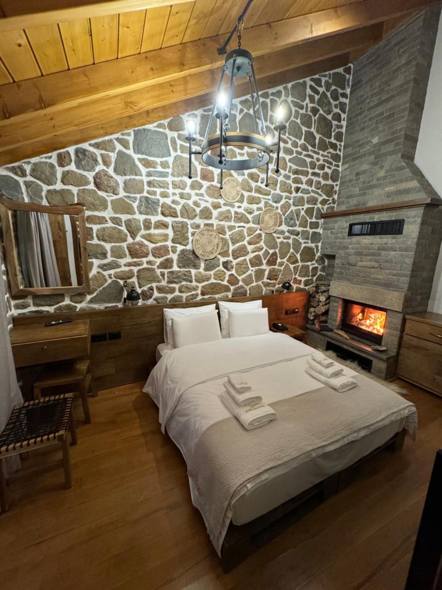 Hotel Ambassador Voskopojë Esterno foto